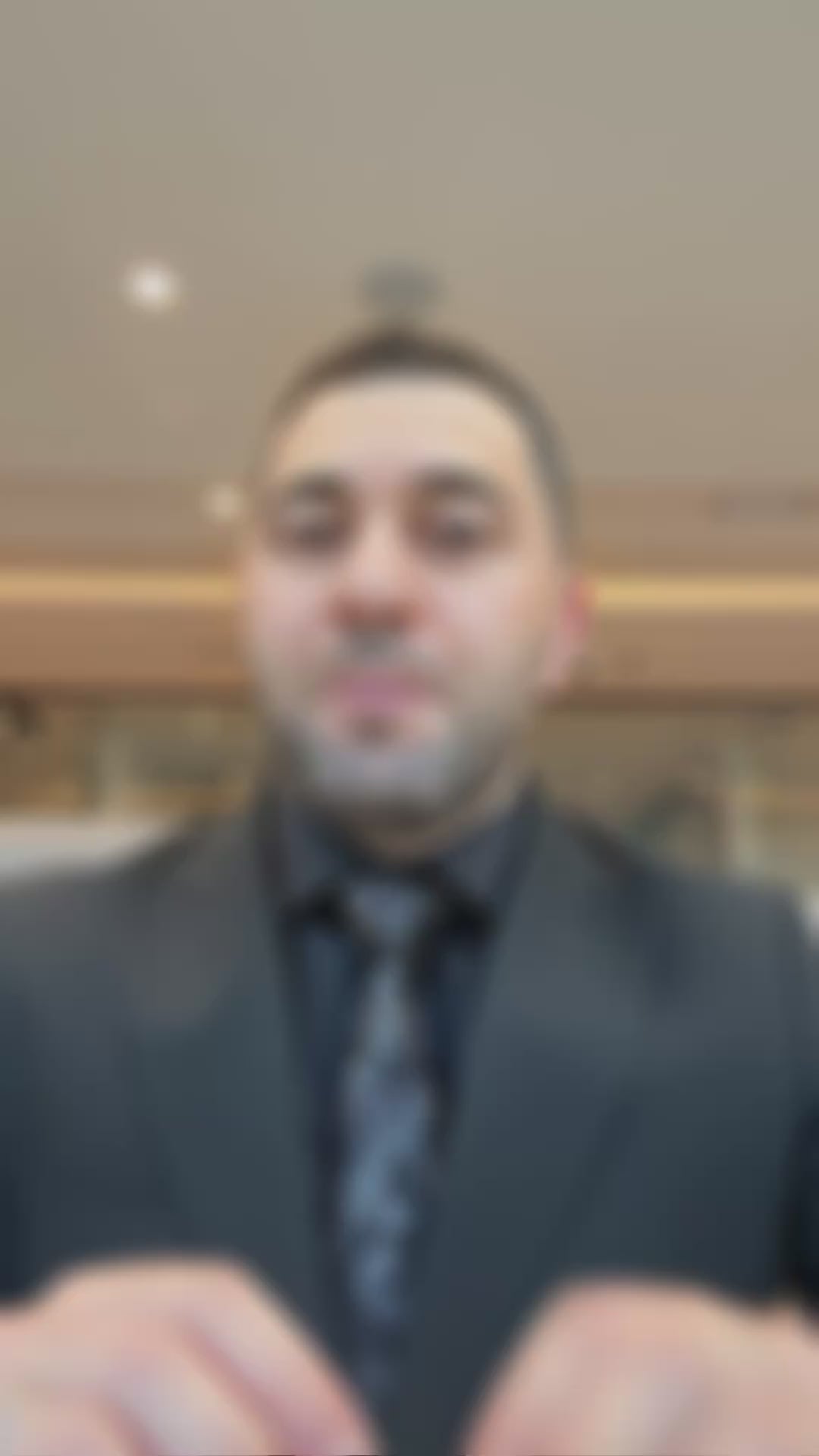 تحميل الفيديو: فيديو تعريفي عن عمار باريش، مستشار عقاري خبير في دبي يشرح خبرته وكيف يساعد المغتربين في شراء عقار مناسب وتحقيق الإقامة والعائد الاستثماري